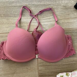 Gilly Hicks 34 C. Super cute Lace back / front connected Bra